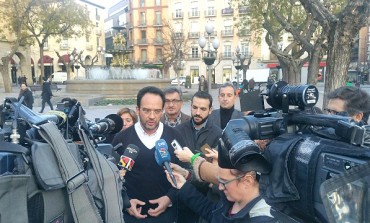 El portavoz socialista en el Congreso denuncia en Huesca la intención de Ciudadanos y del PP de acabar con los pequeños municipios