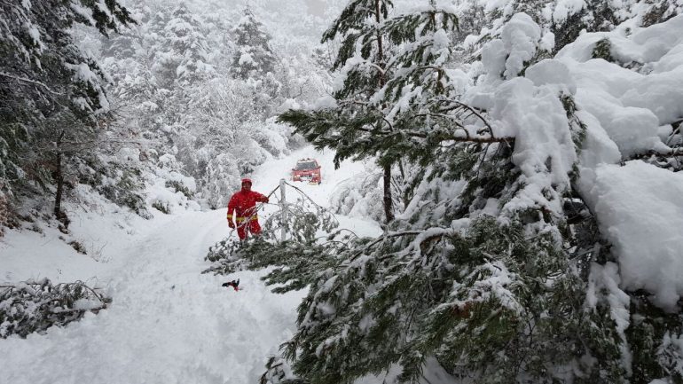 El operativo de vialidad invernal de la Hoya de Huesca ha funcionado este fin de semana a pleno rendimiento