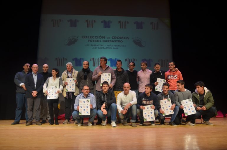 Un álbum de fotos recoge el presente y futuro del fútbol de Barbastro