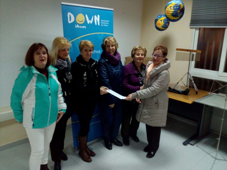 La comisión de mujeres de cultura de la Asociación Juan de Lanuza dona 300 € a la Asociación Down Huesca