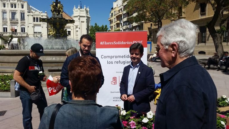 Las #FloresSolidariasPSOE llegan a Huesca