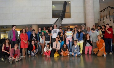 Un encuentro de artistas para cerrar la exposición que conmemora el aniversario de las aulas de Educación Especial en el IES Pirámide