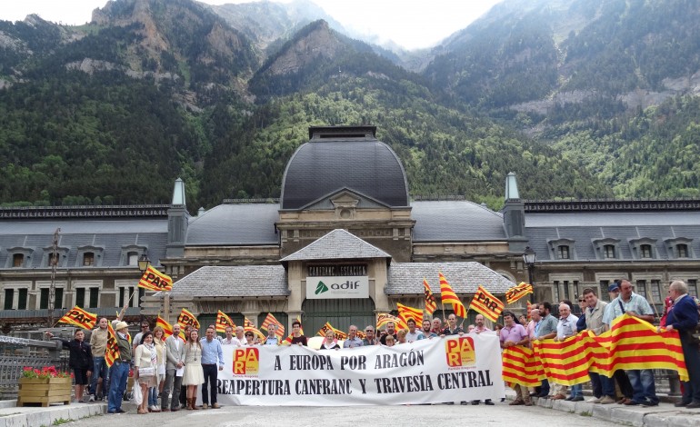 El Partido Aragonés suma su reivindicación del Canfranc y los pasos a Europa por Aragón y apoya las demandas de Jacetania con actos en Jaca y la estación internacional