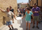 El chupinazo y la lectura del pregón abren cuatro días de fiesta en Estiche