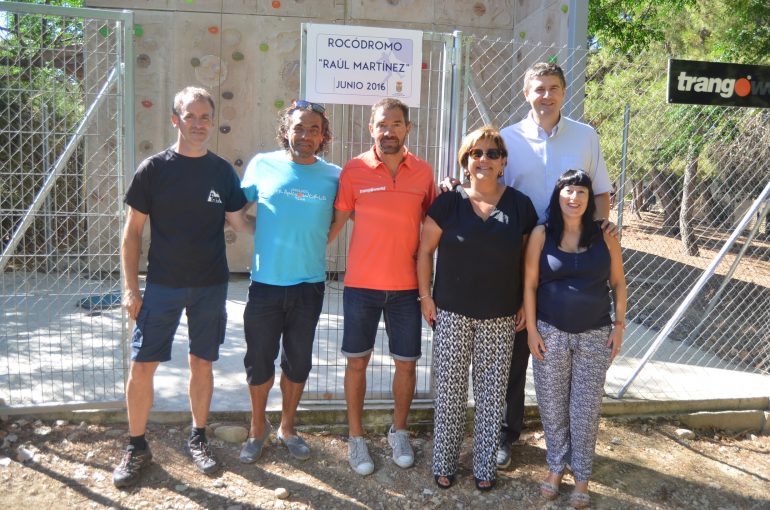 Estiche estrena su rocódromo con el nombre del montañero de Monzón Raúl Martínez