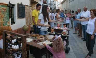 Azanuy vivió una intensa jornada con su mercado artesanal