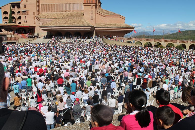 Cerca de 9.000 personas en la Jornada Mariana de la Familia en Torreciudad