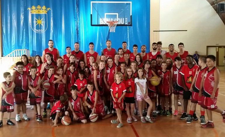 Benasque se tiñe de caísta con el Basket Alta Ribagorza