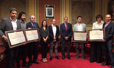 Familiares y amigos arropan a los cuatro galardonados con los Germana de Foix en Barbastro