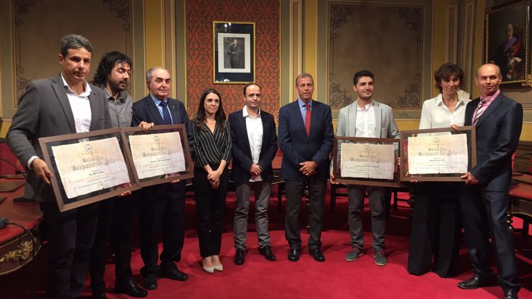 Familiares y amigos arropan a los cuatro galardonados con los Germana de Foix en Barbastro