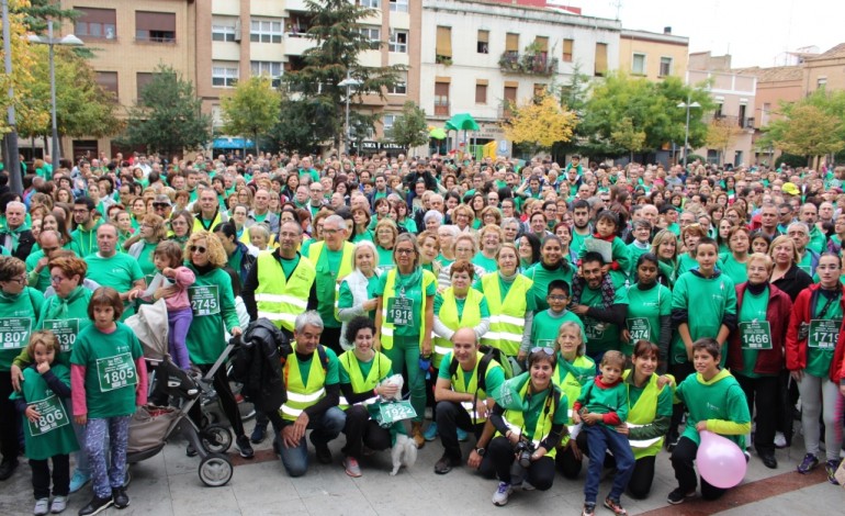 Mil setecientas personas se suman en Binéfar a la Andada Popular contra el cáncer
