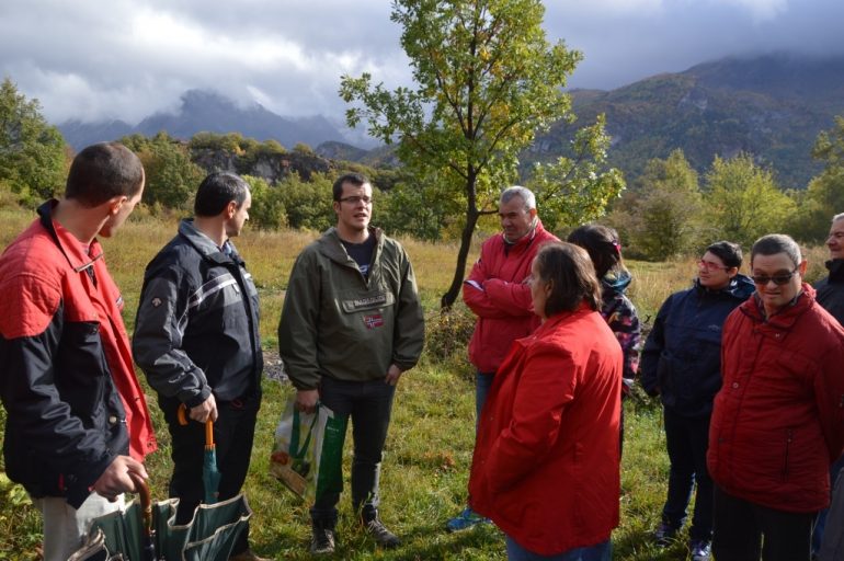 Atades Huesca y el Hotel Privilegio elaboran un pacharán solidario