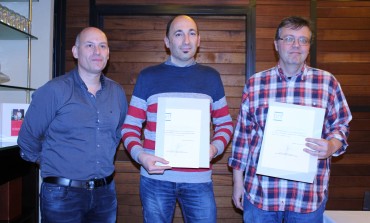 El Ayuntamiento de Binéfar entrega los premios del Concurso de Relato Breve a Jesús Aguilar y Sergio Allepuz