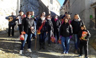 Fonz celebra san Blas y santa Águeda con hogueras, la subida al madero y ronda de mujeres