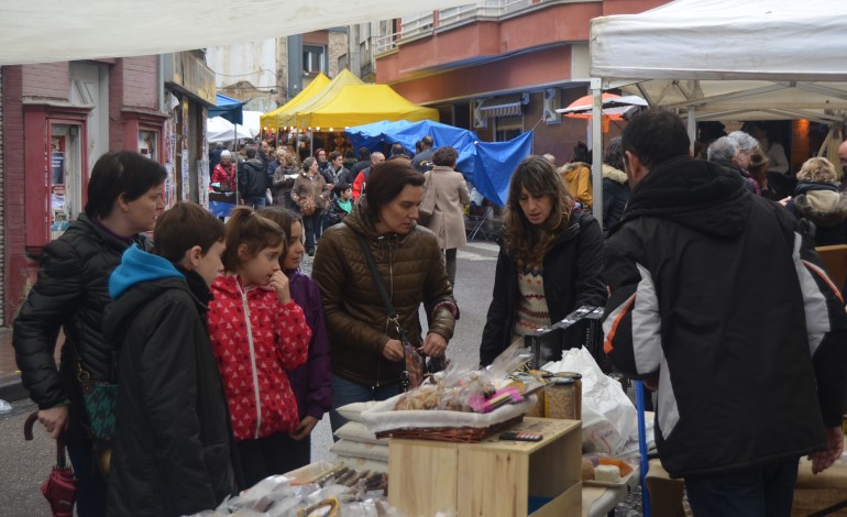 La Feria de la Candelera vuelve a atraer las miradas de miles de personas a Barbastro