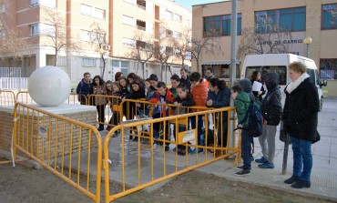 Visita de los consejeros de la Ciudad de las Niñas y los Niños a la placeta de María Auxiliadora