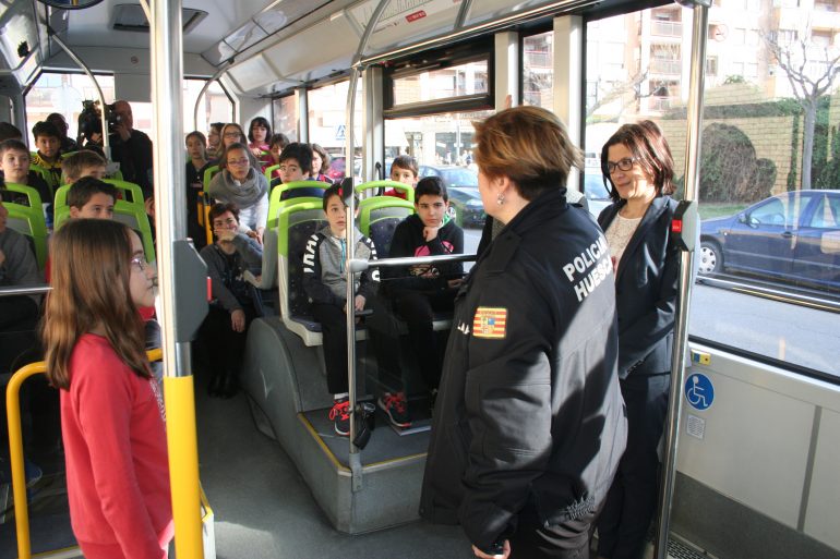 Los alumnos del colegio Sancho Ramírez aprenden pautas sobre seguridad vial, convivencia y transporte público