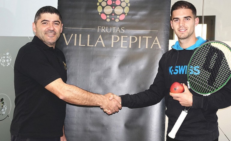 Frutas Villa Pepita, de Cofita,  patrocina al tenista Pablo Irigaray