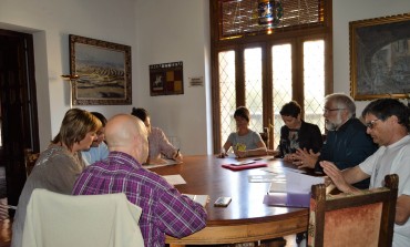 Visita al Ayuntamiento de una delegación de un instituto de Olorón