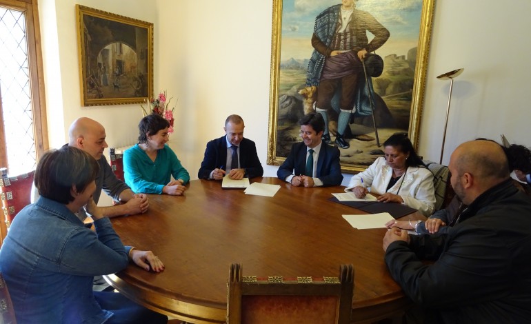 Convenio entre Ayuntamiento de Huesca, Obra Social "la Caixa" y F. A. G. A. para la intervención social en el barrio del Perpetuo Socorro