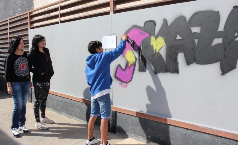 El Centro Joven crea un espacio para el graffiti