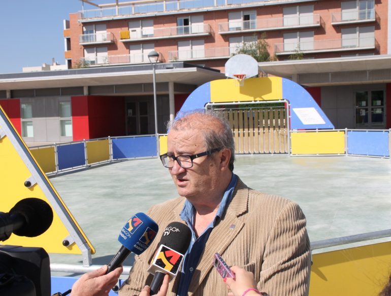 Abierta al público la nueva pista polideportiva el Polígono 41,en la calle Calatayud