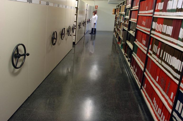 Una veintena de archiveros de toda España se reúnen en la DPH para dar solución a los retos a los que se enfrentan estos espacios