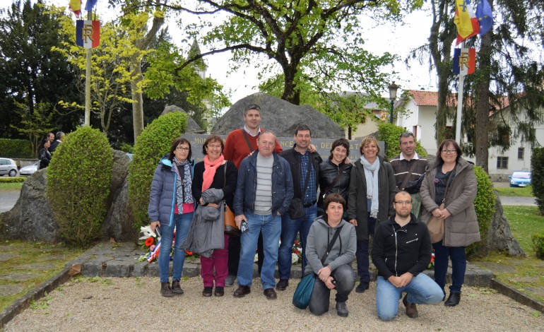 Las candidaturas de confluencia municipalista asisten al Día nacional de la Deportación en Francia