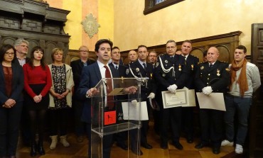 El alcalde subraya la colaboración institucional en seguridad ciudadana en la festividad de la Policía Local