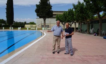 El Ayuntamiento de Huesca presenta la temporada de piscinas y campaña de actividades deportivas de verano