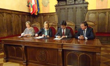 El Ayuntamiento y SODIAR firman un convenio para crear un fondo de apoyo a emprendedores en Huesca