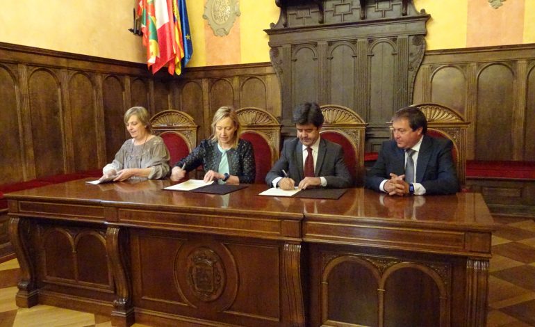 El Ayuntamiento y SODIAR firman un convenio para crear un fondo de apoyo a emprendedores en Huesca