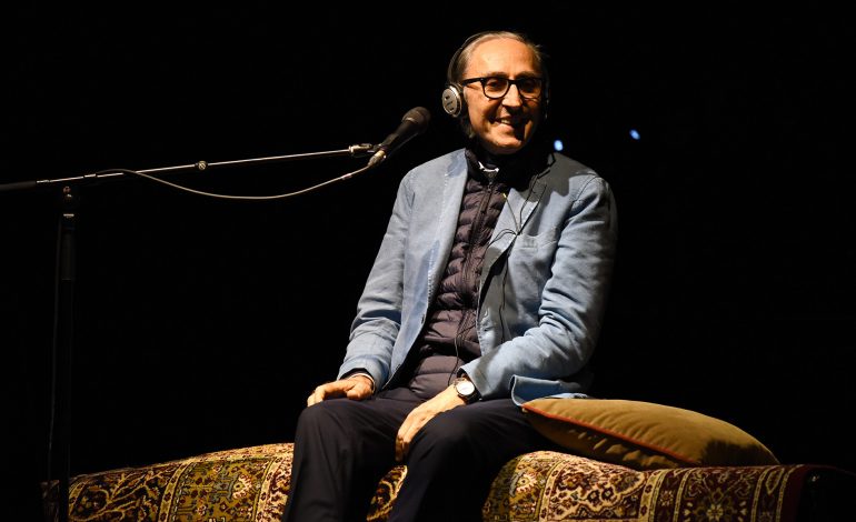 Franco Battiato firmó un concierto destinado a perdurar en la historia de Pirineos Sur
