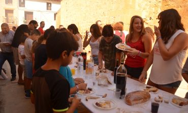 Estiche inicia sus fiestas mayores con una 'huevo fritada' popular