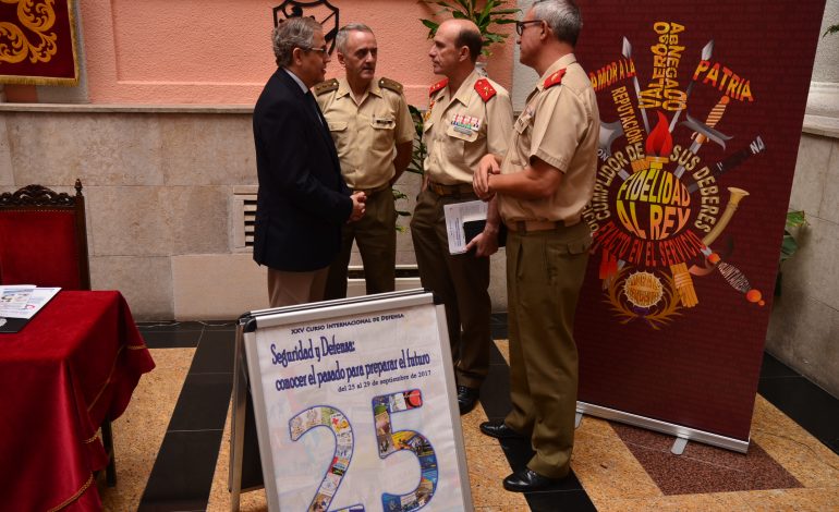 El Curso Internacional de Defensa cumple 25 años y aborda el futuro analizando lo acontecido en este tiempo