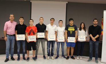 Nueve jóvenes deportistas de Binéfar reciben becas municipales por su especial proyección por valor de 6.000 euros