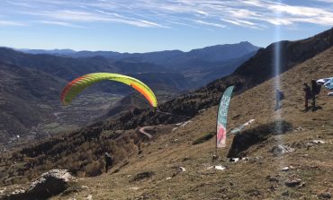 TuHuesca impulsa la grabación de recursos televisivos sobre la práctica del parapente en la provincia para emisiones nacionales