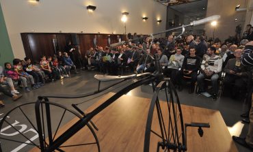 Encuentro histórico en la DPH del ciclismo altoaragonés cuyos inicios cumplen 150 con la primera bici creada en Huesca