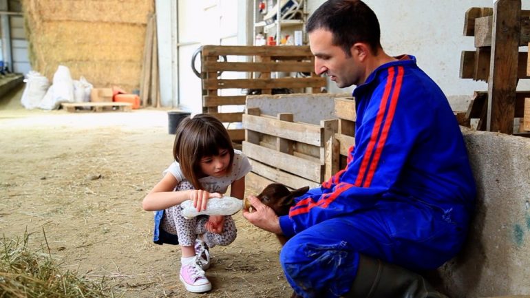 El salón de actos de la DPH acerca la realidad de la escuela rural con la proyección del documental «El lápiz, la nieva y la hierba»