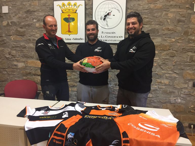 Presentación de un nuevo acuerdo del Quebrantahuesos Rugby Club y la Fundación para la Conservación del Quebrantahuesos