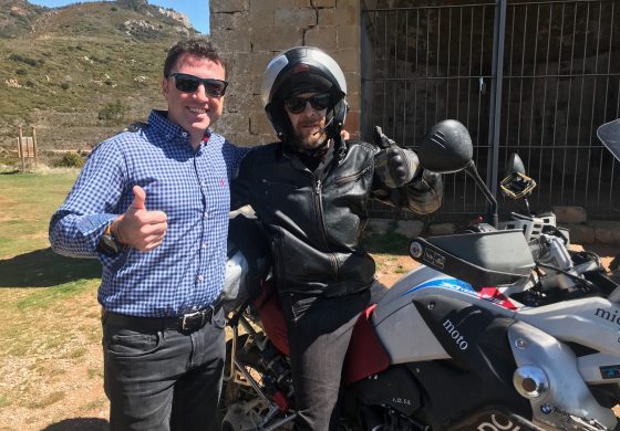 Miquel Silvestre recorre las rutas de Huesca la Magia On Road como participante del Premio Viajero Amex