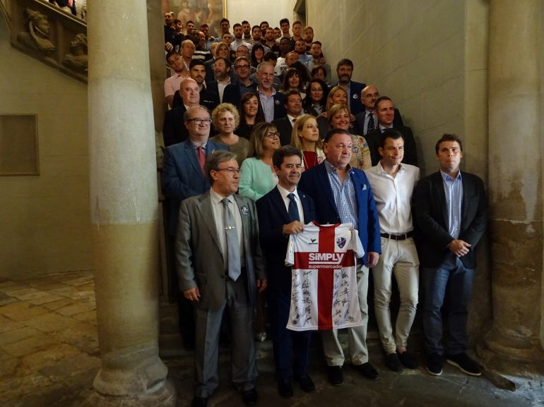 El alcalde anuncia que la SD Huesca lanzará el cohete de San Lorenzo por acuerdo unánime