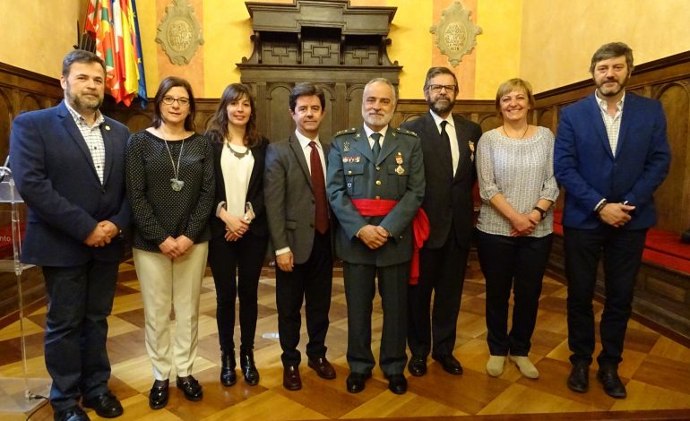 El alcalde de Huesca, Luis Felipe, preside la celebración de la fiesta de la Policía Local