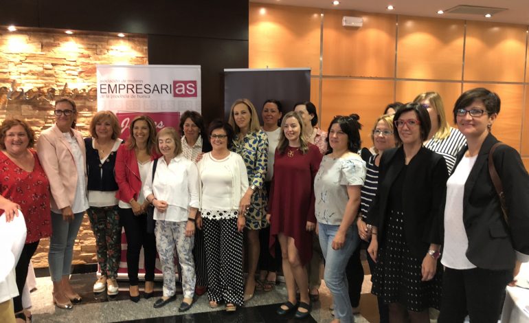 Ana Alós en el Desayuno AMEPHU de Barbastro:  “Hay que actuar con normalidad por el bien de España”