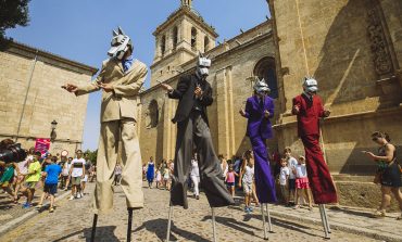 Los Titiriteros de Binéfar encabezan la programación familiar de Pirineos Sur, que incluirá circos, pasacalles, conciertos y talleres