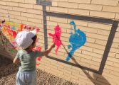 Maridaje perfecto el Arte de la Asociación Down y los peques de la Escuela Infantil Las Pajaritas de Huesca