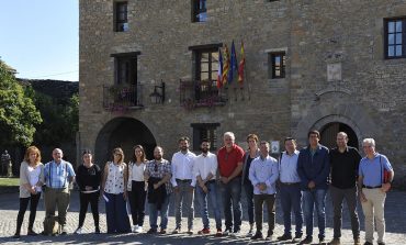Aínsa-Sobrarbe recibe el galardón como ganadora de la Capital del Turismo Rural 2018