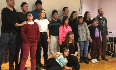 Usuarios de Down Huesca y estudiantes de Magisterio escenifican el proyecto 'Laboratorio desde el cuerpo'