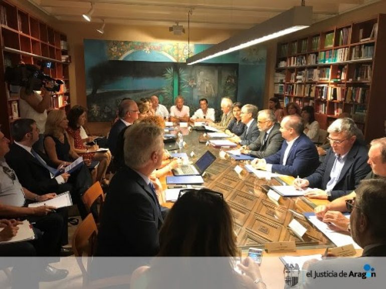 El Justicia de Aragón celebra una nueva sesión de su Mesa dedicada a la lucha contra la soledad no elegida de nuestros mayores