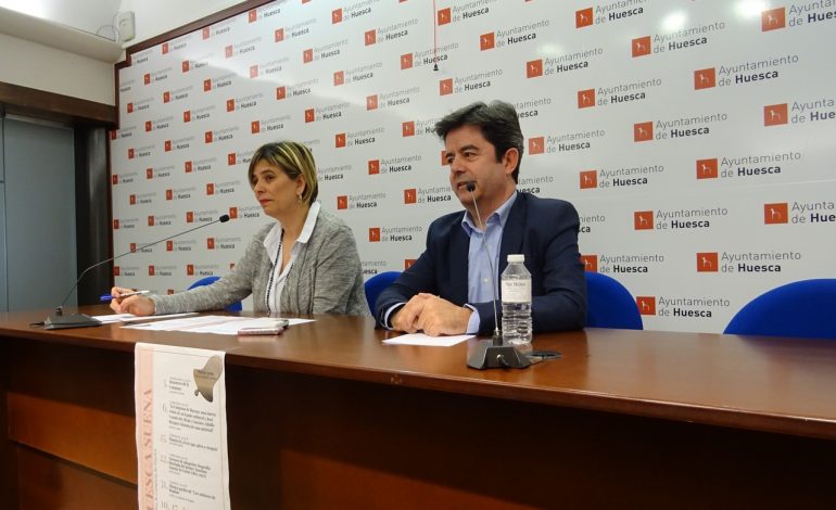 El alcalde presenta el ciclo cultural “Huesca suena”, con música, conferencias y visitas en torno a la Campana